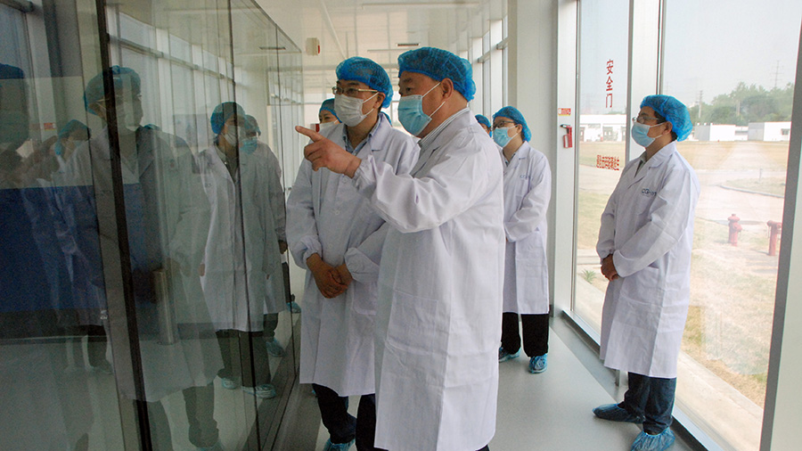 省藥監(jiān)局連云港檢查分局王惠明局長(zhǎng)一行前來我司檢查工作